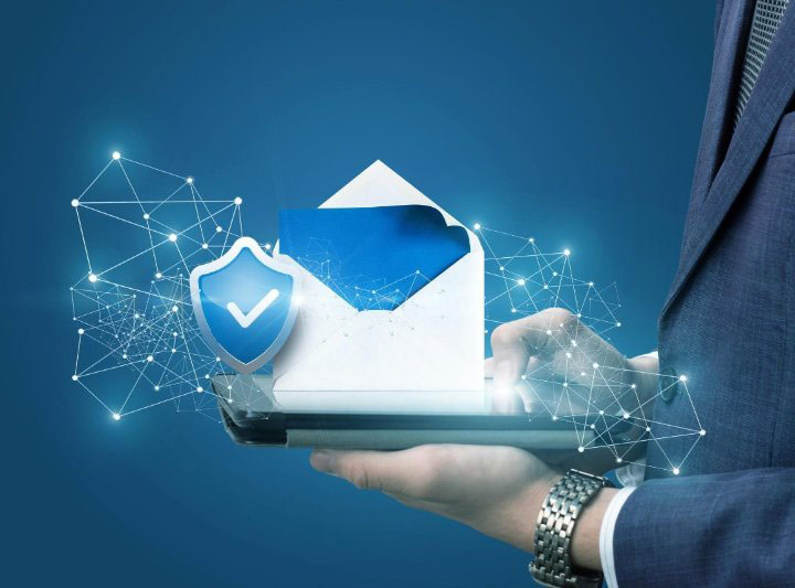 Sécurisez et contrôlez les e-mails envoyés via des scanners ou des applications Sécurisez et contrôlez les e-mails envoyés via des scanners ou des applications